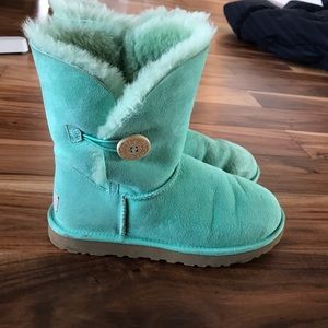 Mint uggs size 8